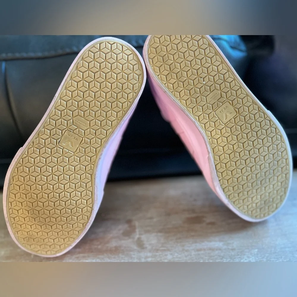 Veja x Mansur Gavriel Campo ChromeFree Leather Sneakers
Pink 🌸 - Picture 14 of 14